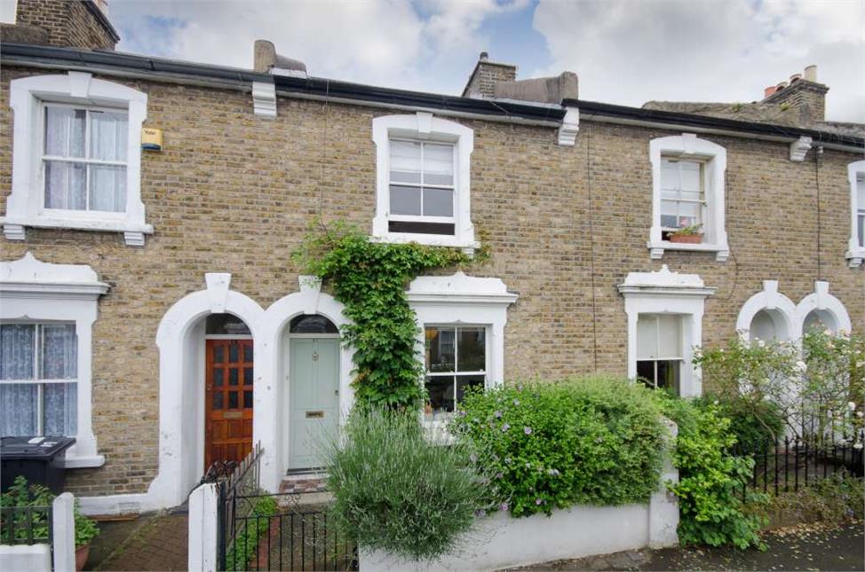 2 Bedroom House SE21 8BX Chalford Road Pickwick Estates