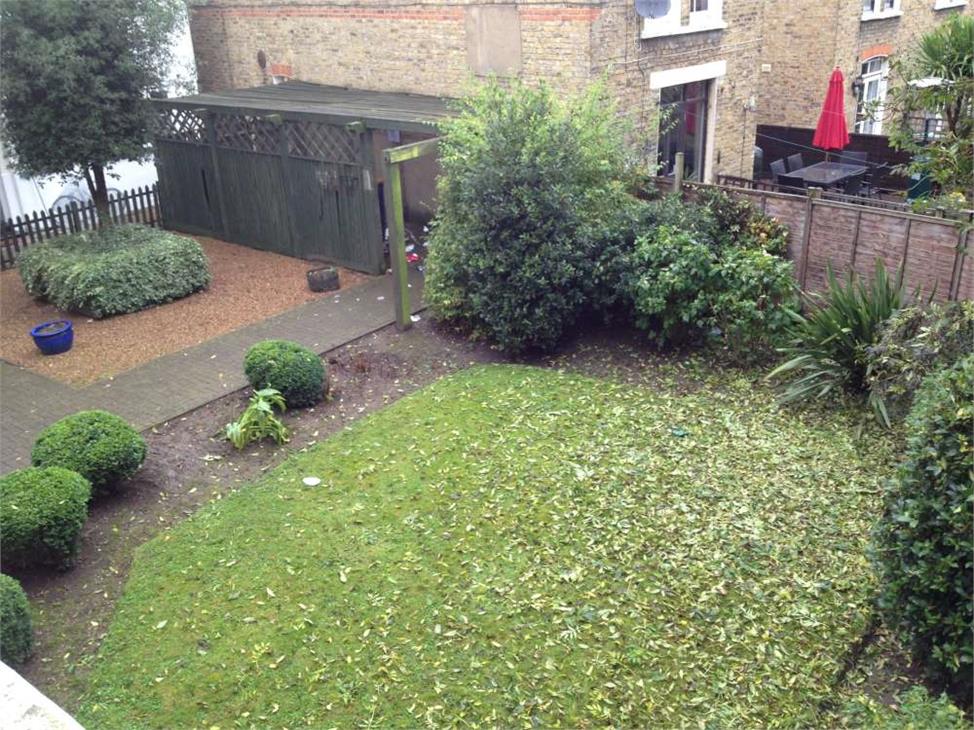 2 Bedroom Flat SE21 8BT Clevedon Court Pickwick Estates