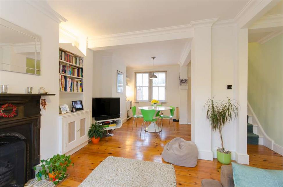 2 Bedroom House SE27 9LB Robson Road Pickwick Estates