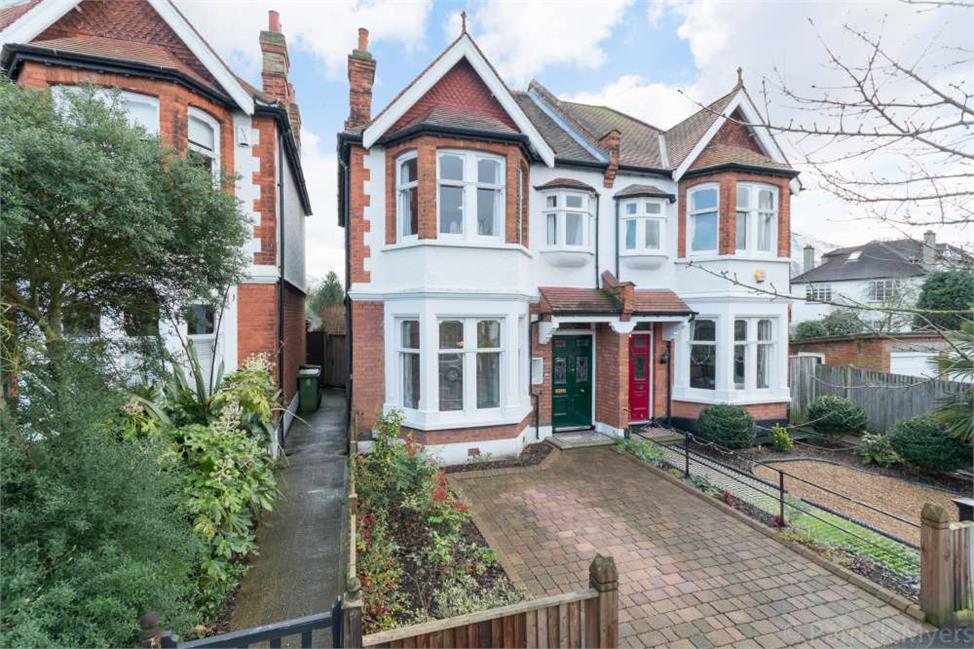 4 Bedroom House SE22 8UW Dovercourt Road Pickwick Estates
