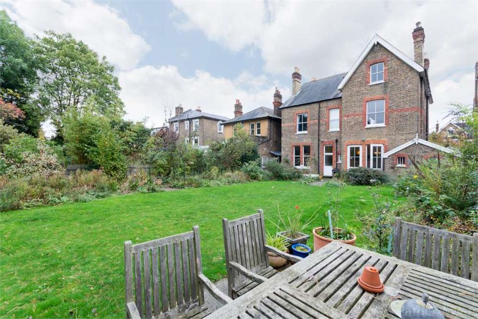6 Bedroom House SE27 9EL Lancaster Avenue Pickwick Estates