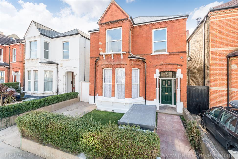 2 Bedroom Flat SE21 8DS Rosendale Road Pickwick Estates