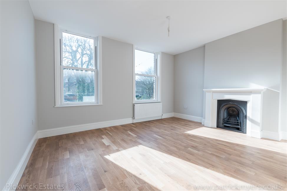 2 Bedroom Flat SE21 8DS Rosendale Road Pickwick Estates