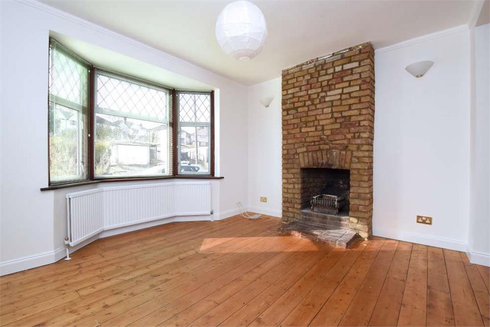 3 Bedroom House SE4 1SQ Brightling Road Pickwick Estates