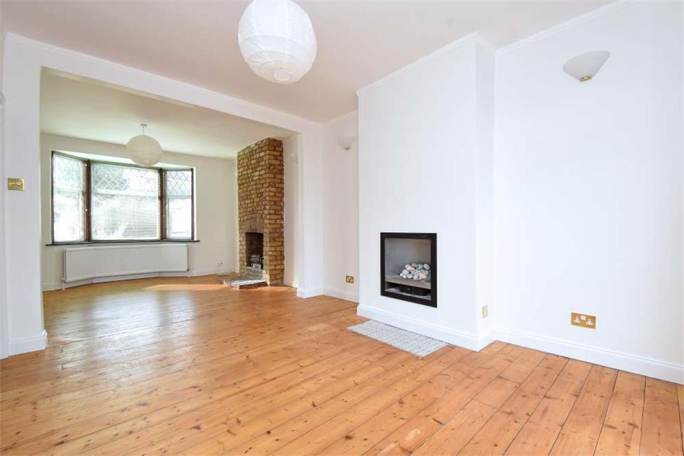3 Bedroom House SE4 1SQ Brightling Road Pickwick Estates