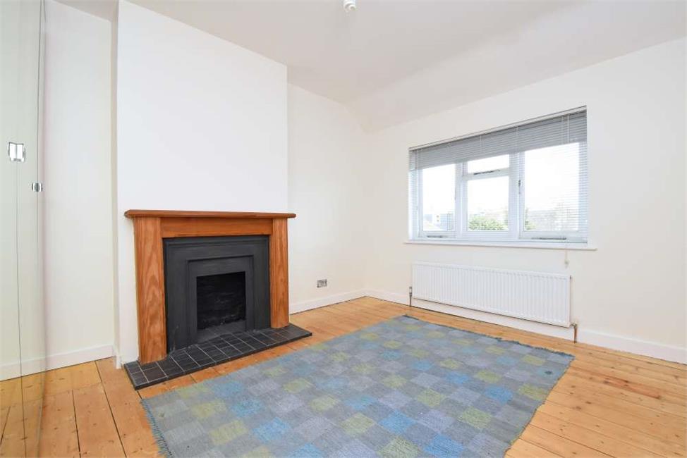 3 Bedroom House SE4 1SQ Brightling Road Pickwick Estates