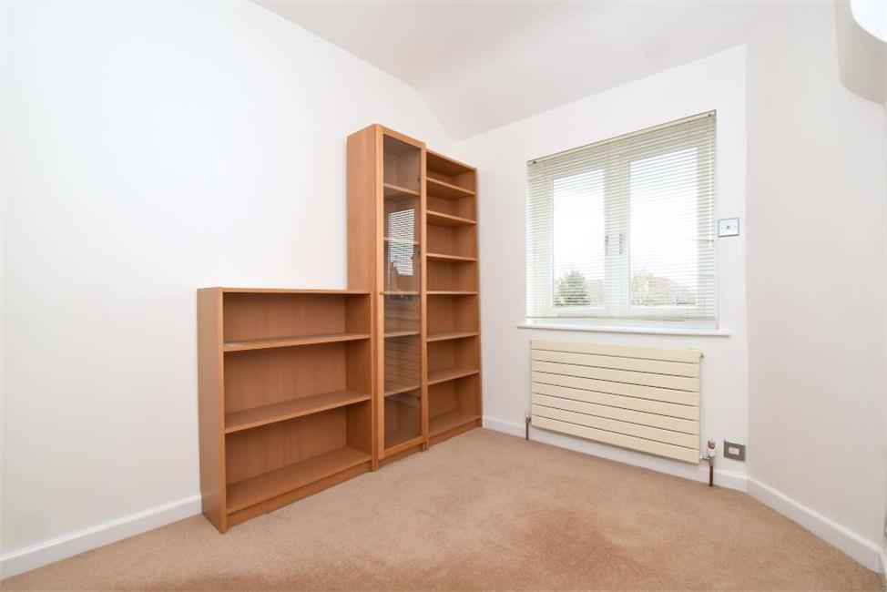 3 Bedroom House SE4 1SQ Brightling Road Pickwick Estates
