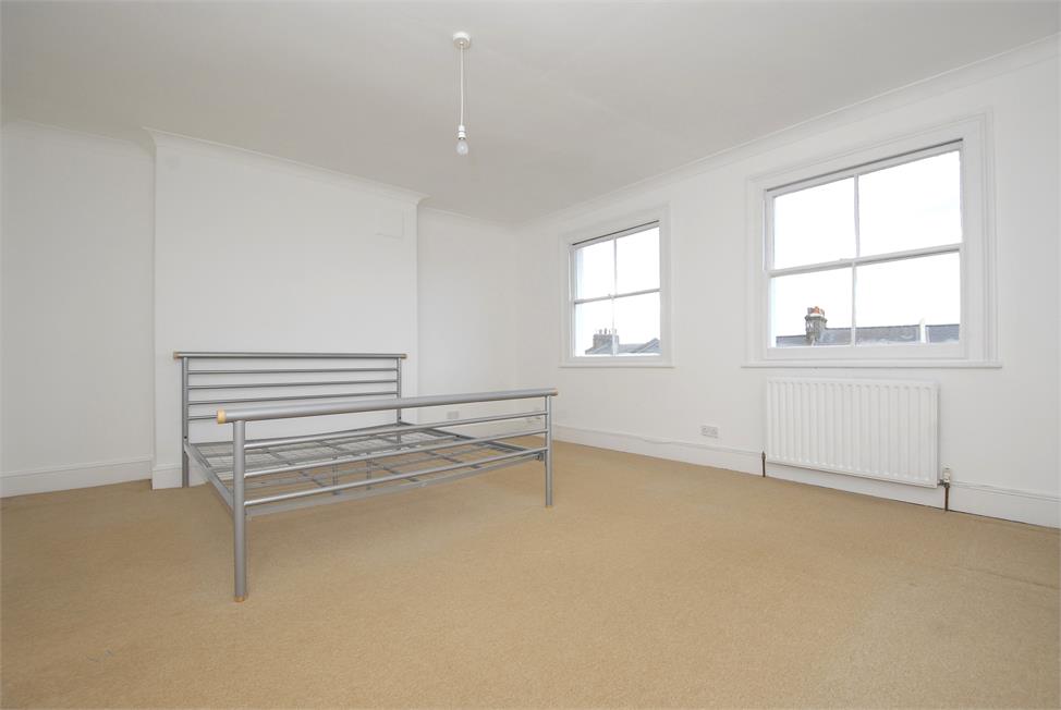 3 Bedroom Flat SE21 8DW Park Hall Road Pickwick Estates