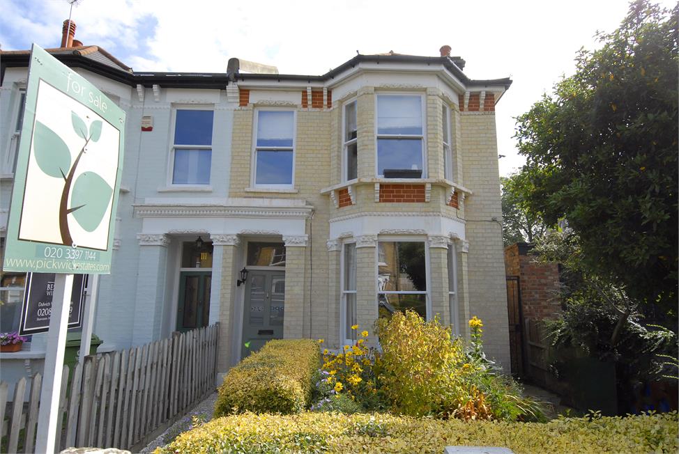 4 Bedroom House SE22 0DB Upland Road Pickwick Estates