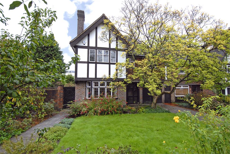 4 Bedroom House SE26 6TQ Sydenham Hill Pickwick Estates