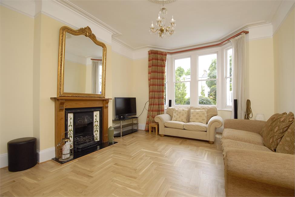 4 Bedroom House SE21 8DW Park Hall Road Pickwick Estates