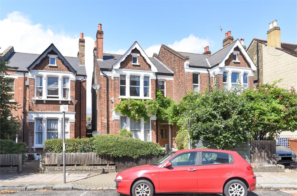 1 Bedroom Flat SE22 0JT Barry Road Pickwick Estates