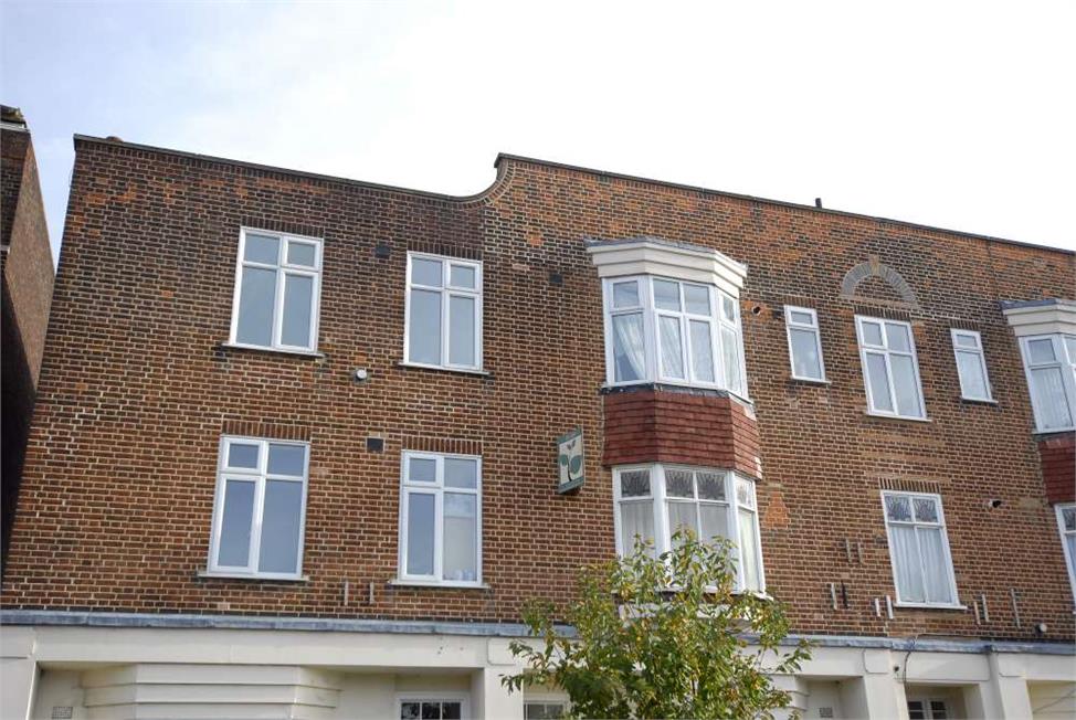 2 Bedroom Flat SE6 2PG Bromley Road Pickwick Estates