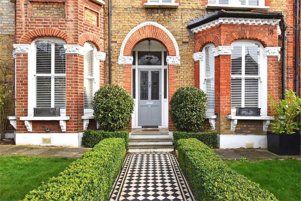 6 Bedroom House SE22 0NH Mundania Road Pickwick Estates