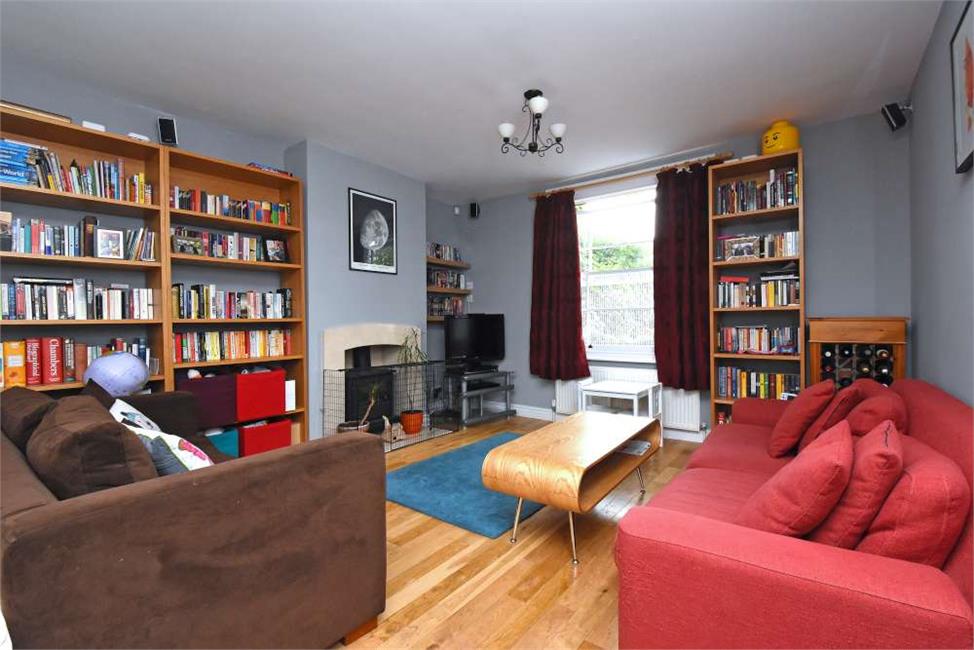 3 Bedroom House SE26 6JA Halifax Street Pickwick Estates