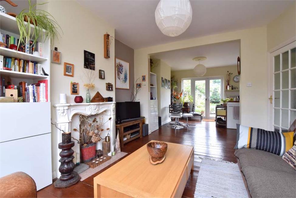 3 Bedroom House SE4 1RB Sevenoaks Road Pickwick Estates