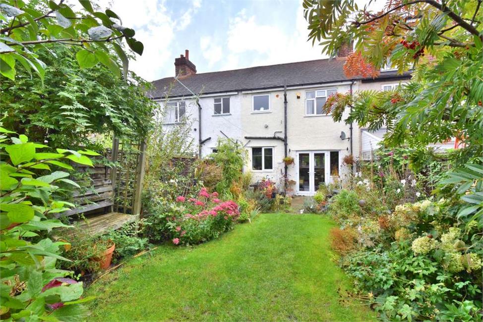3 Bedroom House SE4 1RB Sevenoaks Road Pickwick Estates