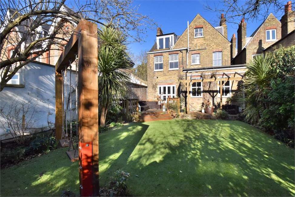 6 Bedroom House SE23 3LB Honor Oak Park Pickwick Estates