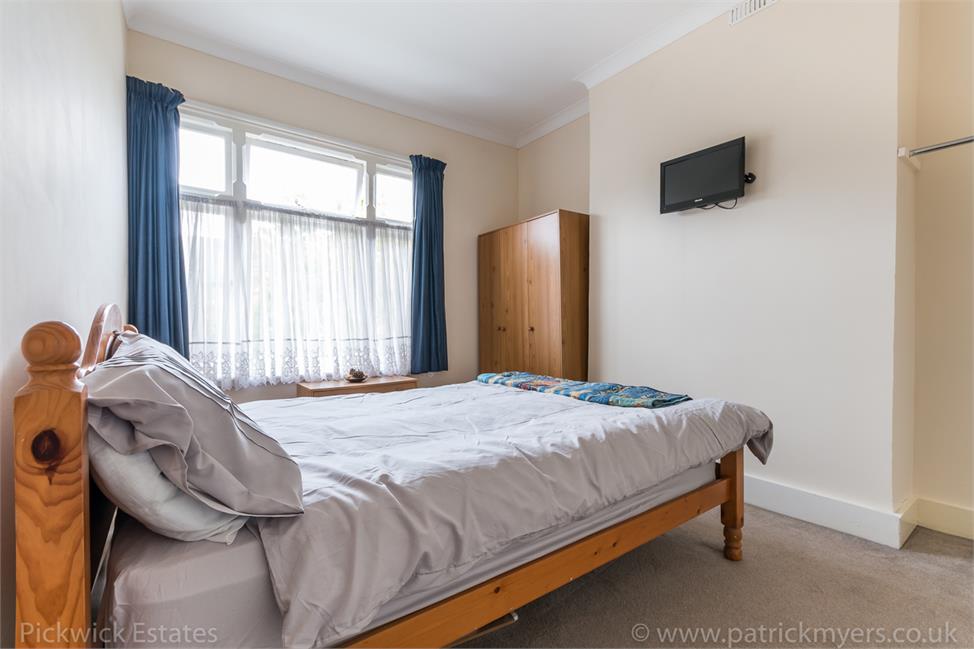 3 Bedroom Flat SE22 8QA Glengarry Road Pickwick Estates