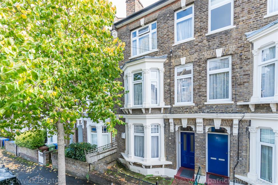 3 Bedroom Flat SE22 8QA Glengarry Road Pickwick Estates