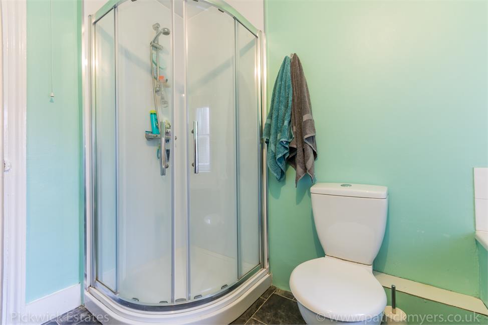 3 Bedroom Flat SE22 8QA Glengarry Road Pickwick Estates