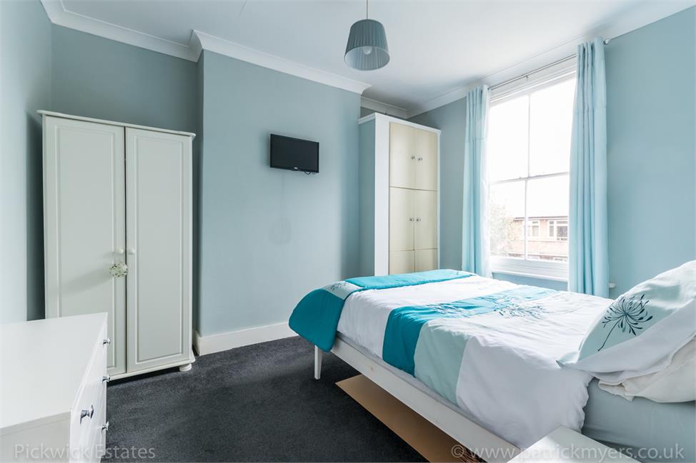 3 Bedroom Flat SE22 8QA Glengarry Road Pickwick Estates