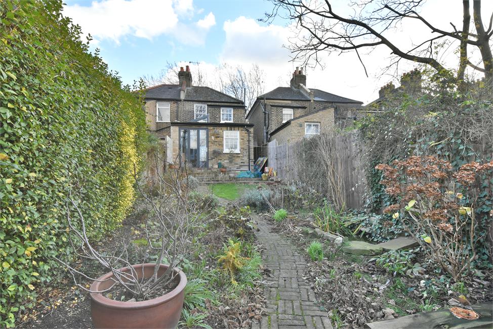 3 Bedroom House SE4 1SU Upper Brockley Road Pickwick Estates