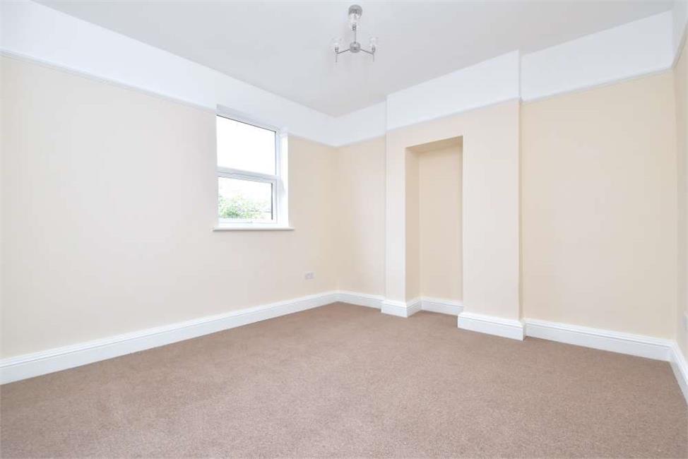 5 Bedroom House SE6 4NR Blythe Vale Pickwick Estates