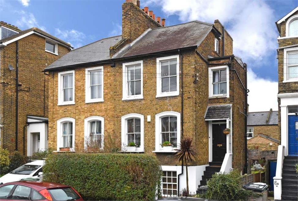 Studio SE6 4UX Ravensbourne Road Pickwick Estates