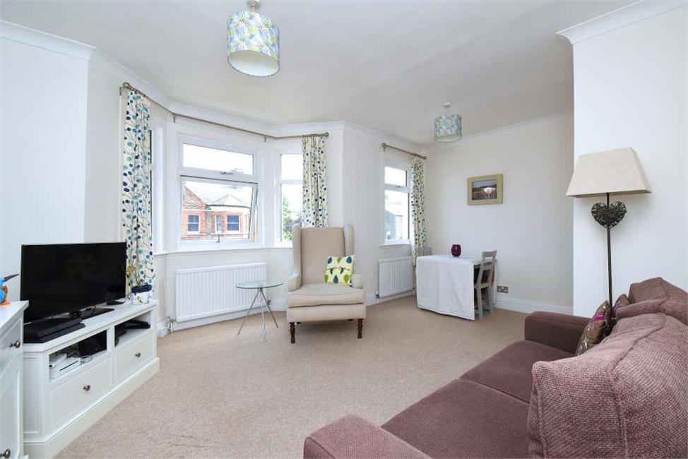 2 Bedroom Flat SE23 1DX Honor Oak Park Pickwick Estates