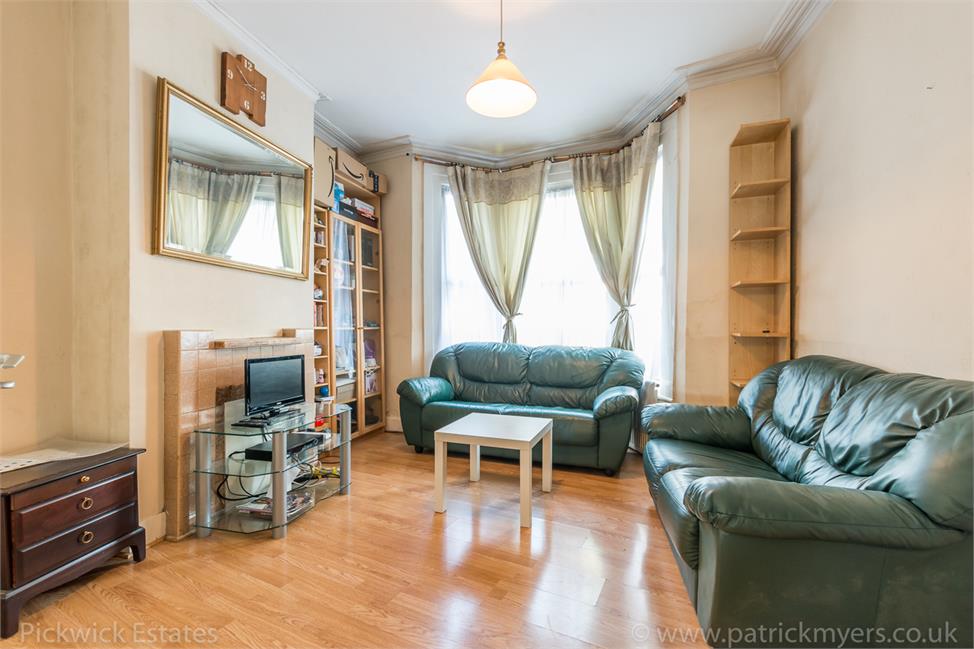 4 Bedroom House SE22 8EF Grove Vale Pickwick Estates