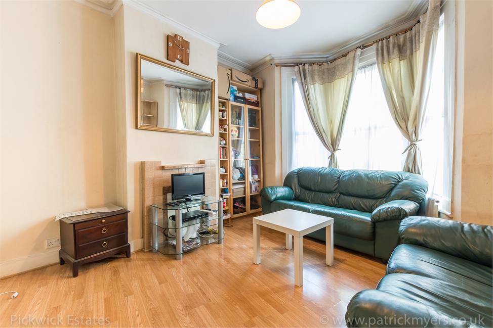 4 Bedroom House SE22 8EF Grove Vale Pickwick Estates