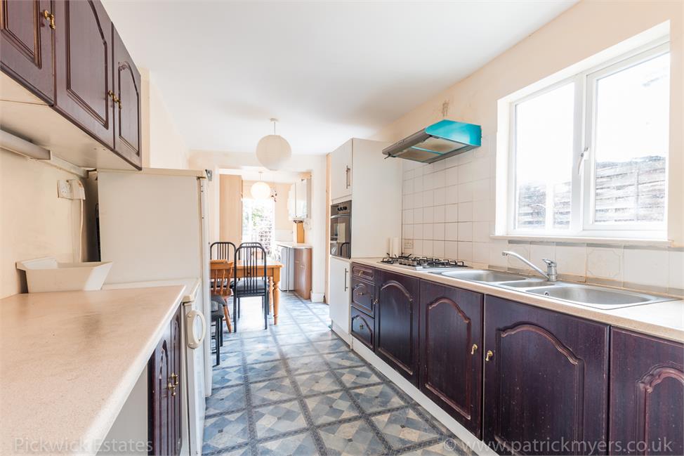 4 Bedroom House SE22 8EF Grove Vale Pickwick Estates