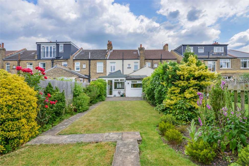 3 Bedroom House SE23 2HB Cranston Road Pickwick Estates