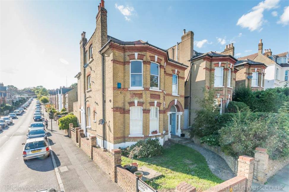 2 Bedroom Flat SE23 3LZ Devonshire Road Pickwick Estates