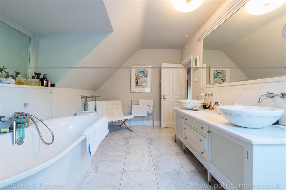 7 Bedroom House SE22 0RX Marmora Road Pickwick Estates