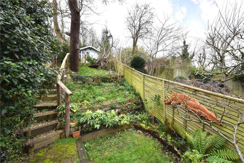 3 Bedroom House SE23 3QY Honor Oak Rise Pickwick Estates