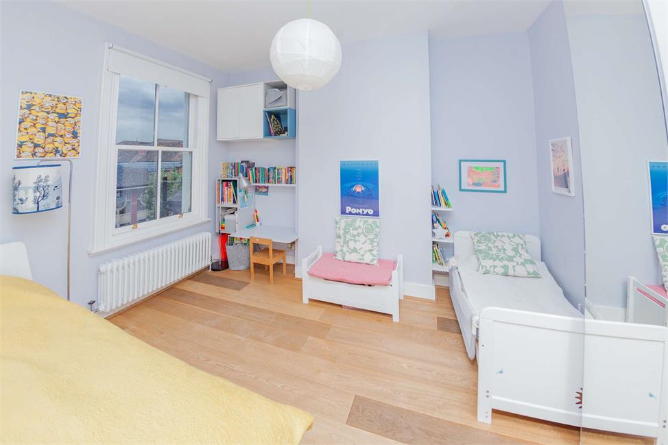 3 Bedroom Flat SE22 8QA Glengarry Road Pickwick Estates