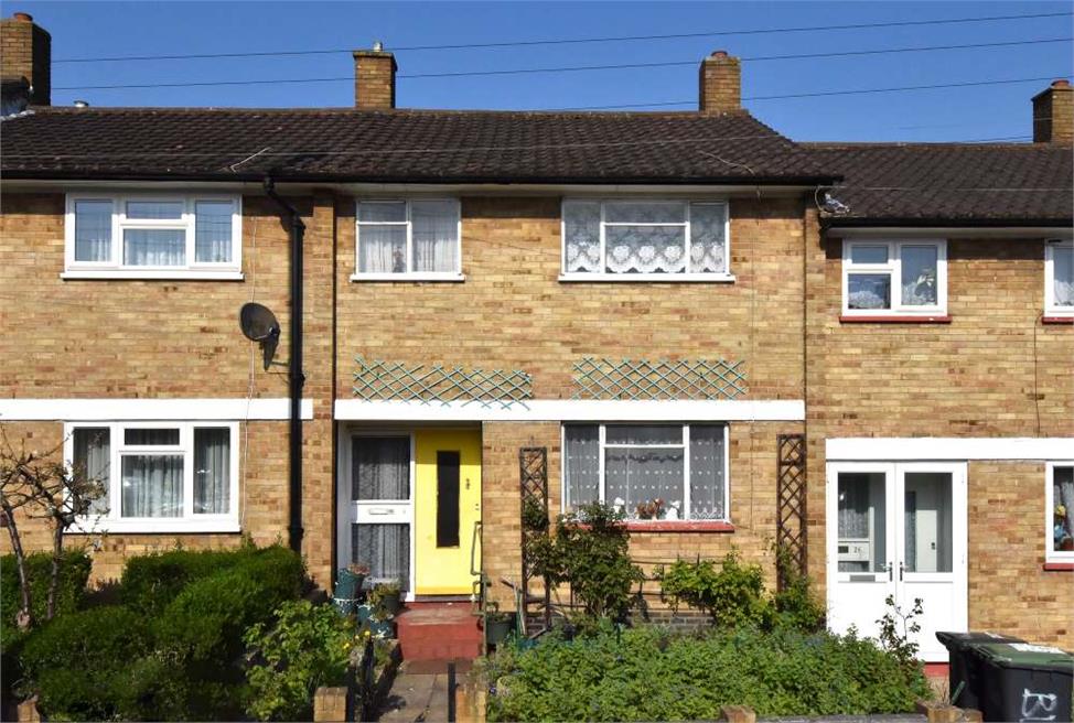 3 Bedroom House SE4 2DE Eddystone Road Pickwick Estates