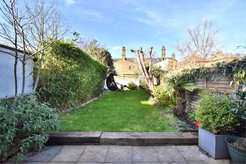 4 Bedroom House SE23 1EG Herschell Road Pickwick Estates