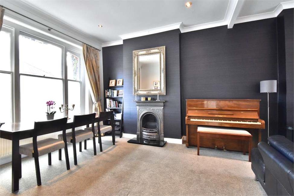 4 Bedroom House SE23 1EG Herschell Road Pickwick Estates