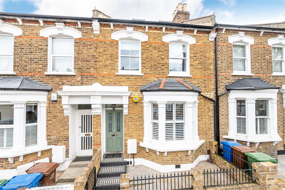 4 Bedroom House SE22 9HQ Fellbrigg Road Pickwick Estates