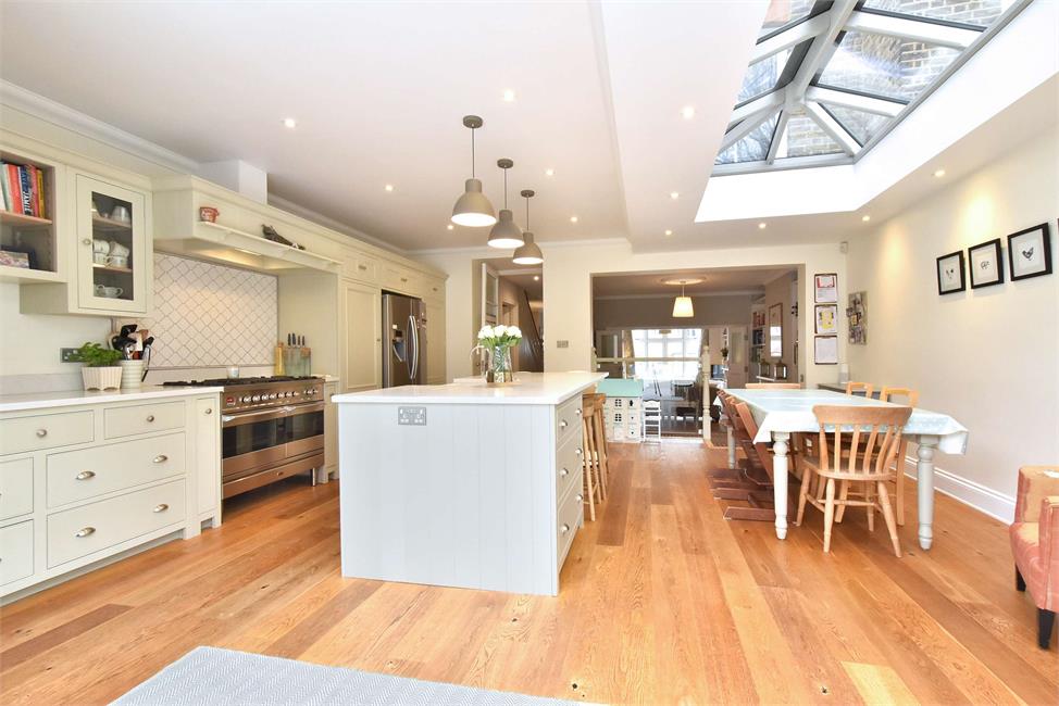 5 Bedroom House SE23 3TD Dunoon Road Pickwick Estates