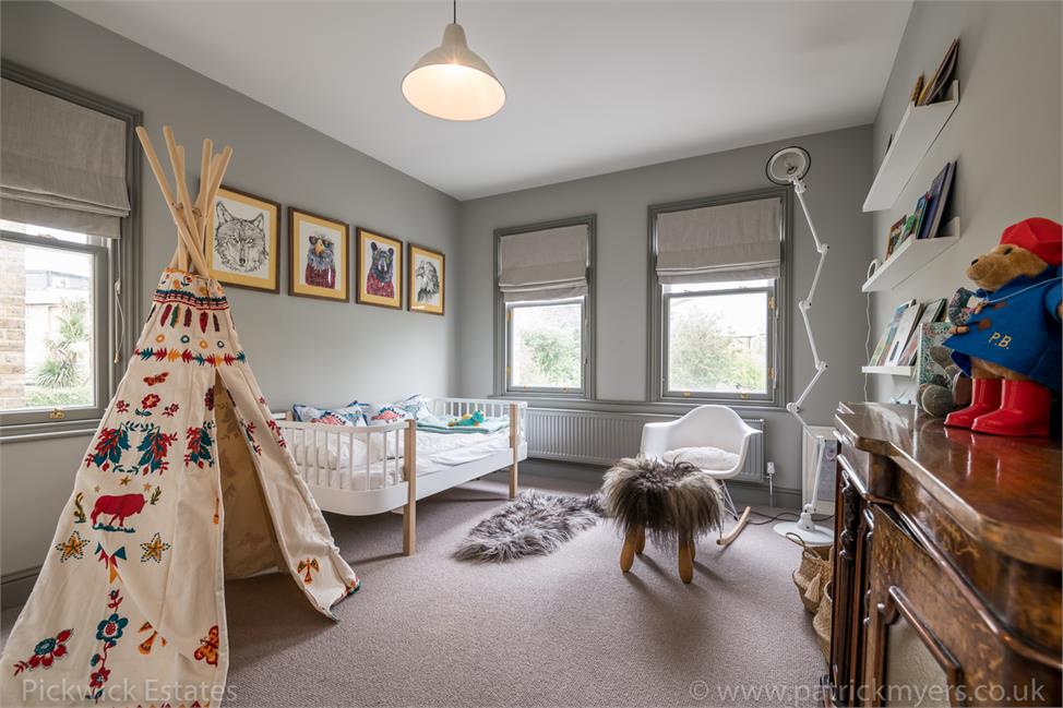 4 Bedroom House SE22 0LN Piermont Road Pickwick Estates