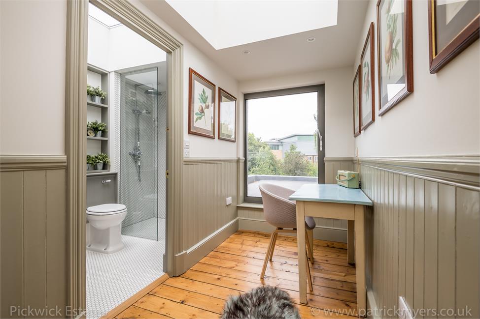 4 Bedroom House SE22 0LN Piermont Road Pickwick Estates