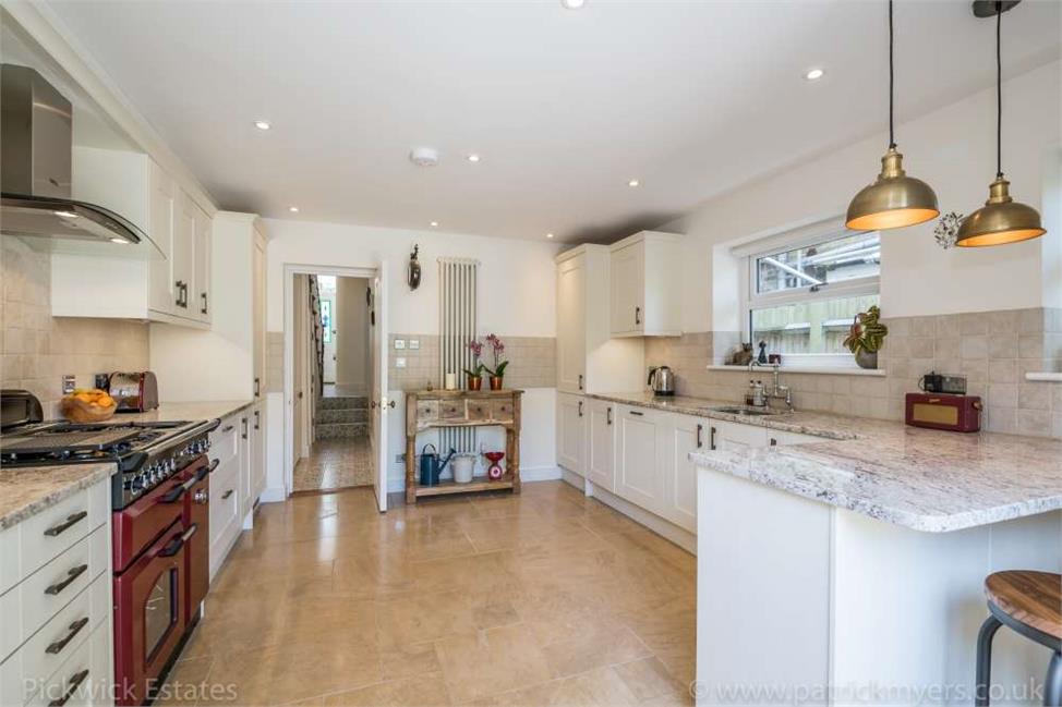 4 Bedroom House SE22 8SA Melbourne Grove Pickwick Estates