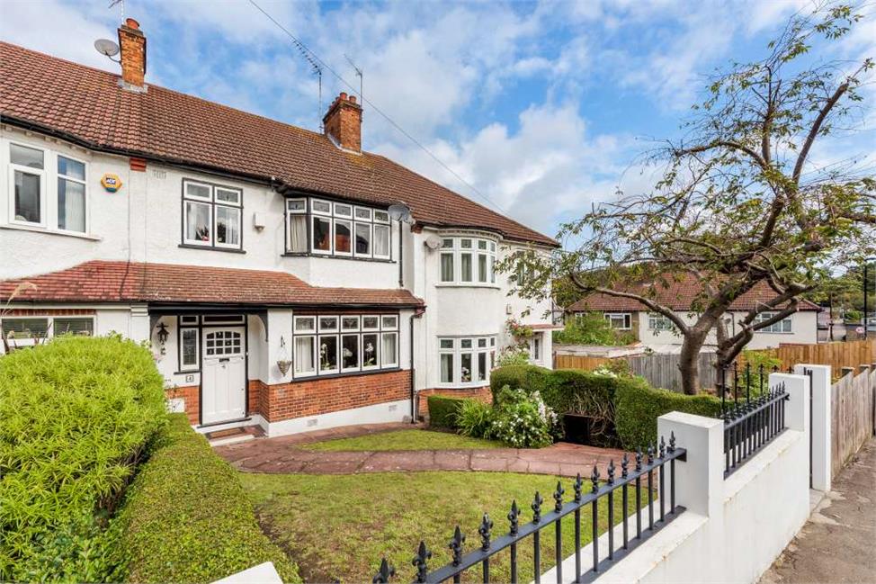 3 Bedroom House SE23 3AP Canonbie Road Pickwick Estates
