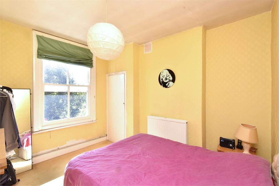 3 Bedroom Flat SE22 8QA Glengarry Road Pickwick Estates