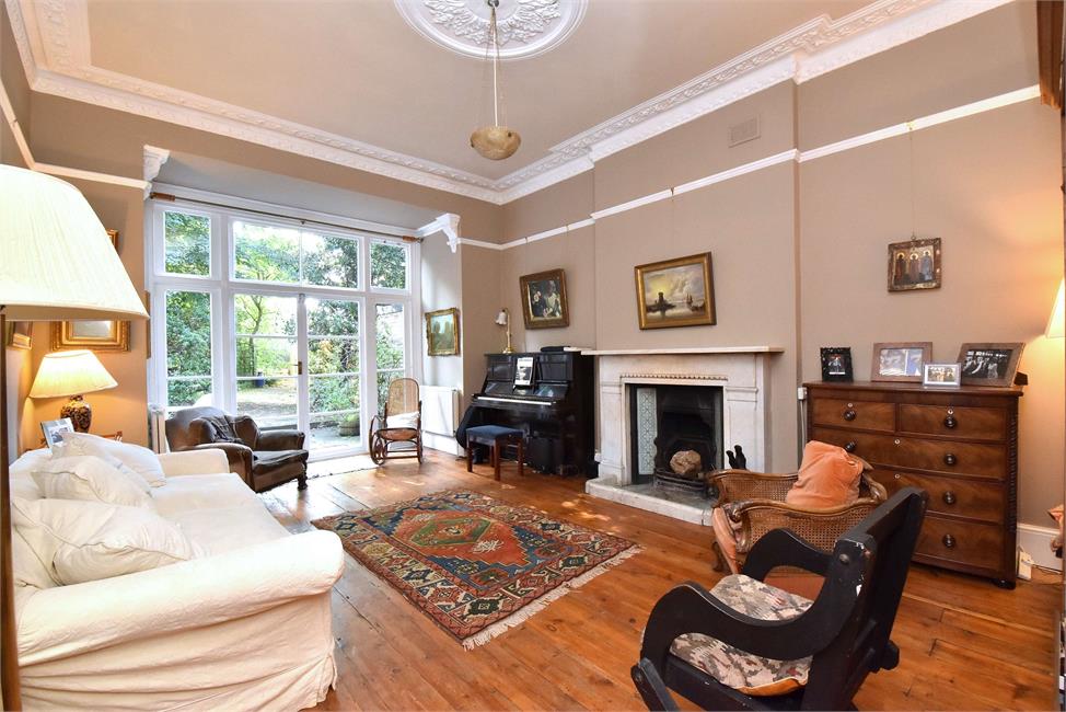 2 Bedroom Flat SE13 7PN Blackheath Rise Pickwick Estates