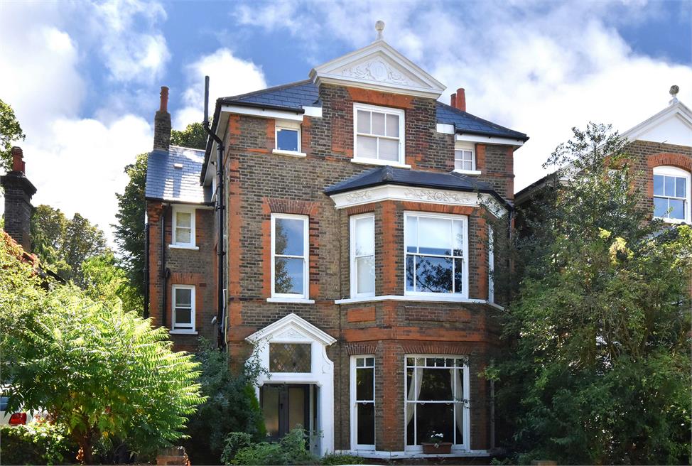 2 Bedroom Flat SE13 7PN Blackheath Rise Pickwick Estates